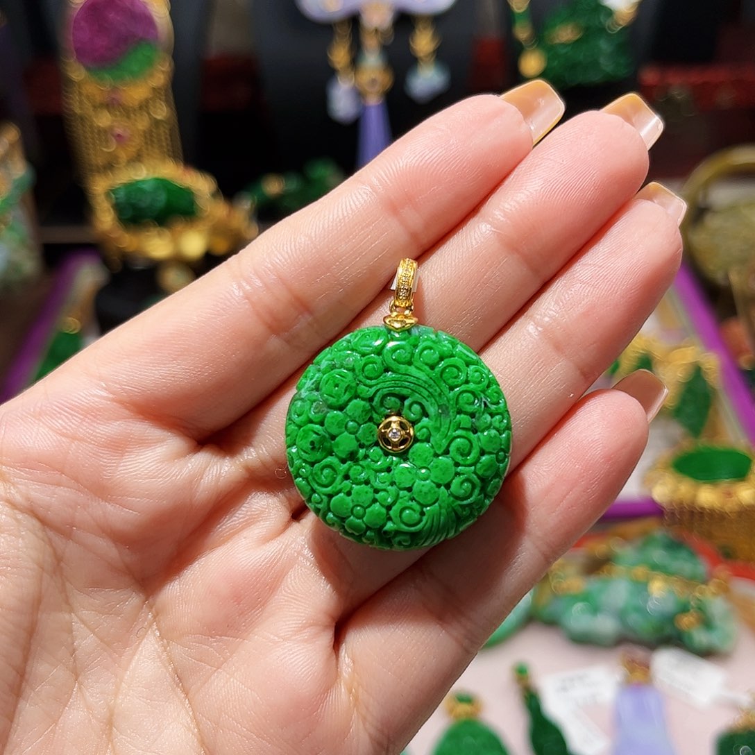 【闪购商品】翡翠吊坠(不含链)18K金镶嵌翡翠