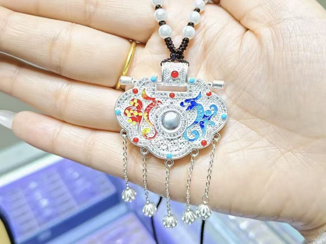 足银珐琅银制品 爆款镶嵌珐琅彩足银龙凤吊坠民族风2701
