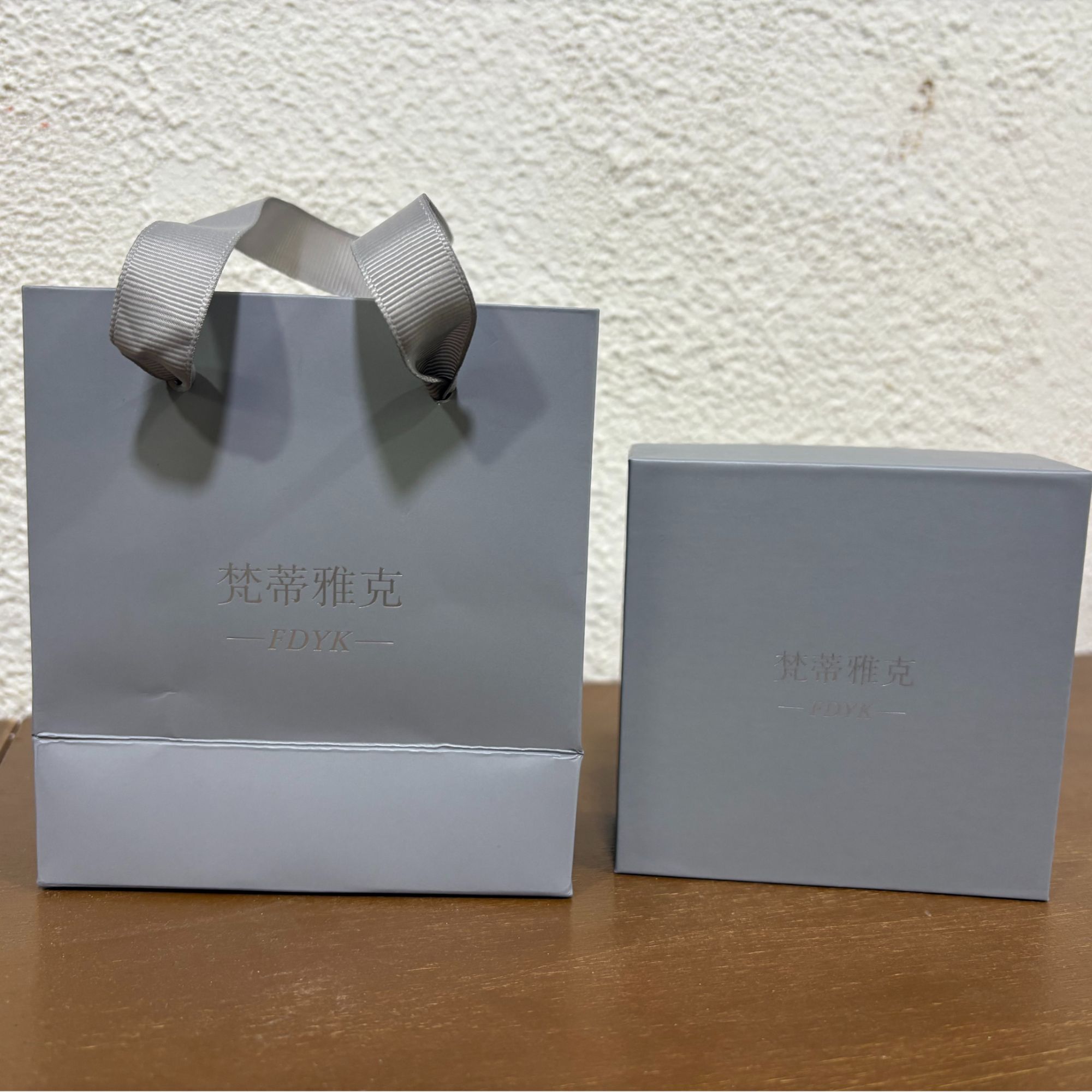 铜合金锆石耳饰 梵000时尚礼品盒