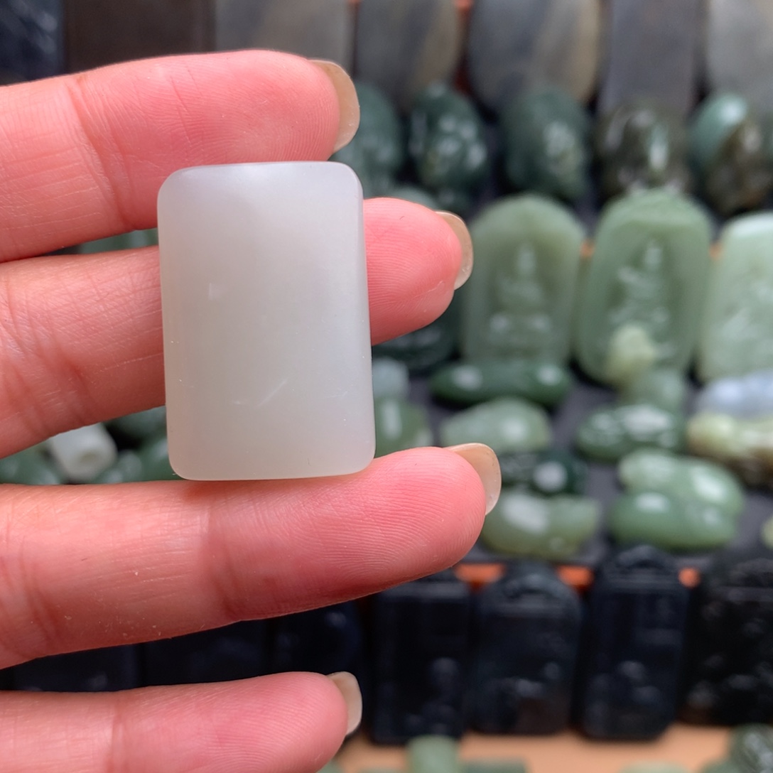 和田玉未镶嵌颈饰挂件49