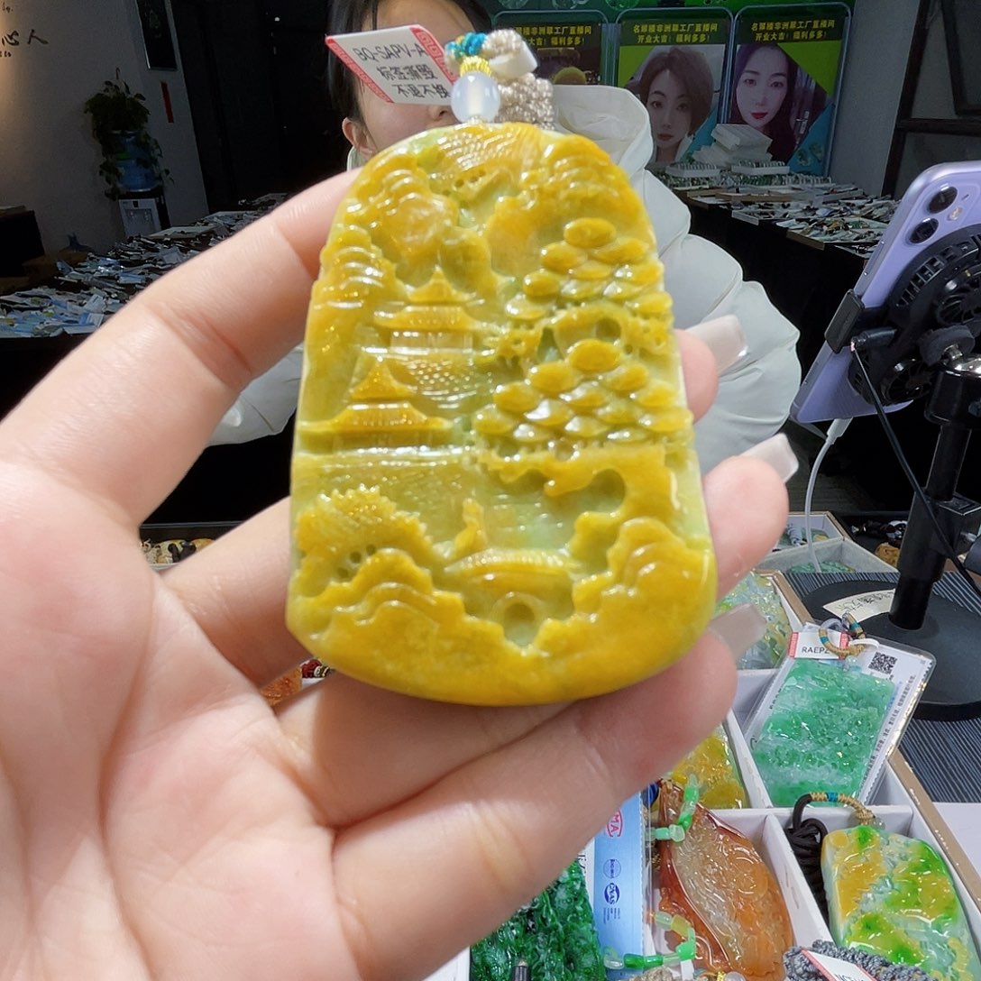 颈饰未镶嵌翡翠一