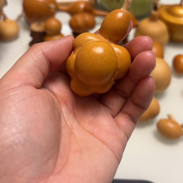 桃****天然手捻老皮葫芦