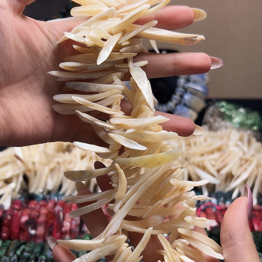 玛瑙/玉髓合金珠宝半成品b422 随形贝珠一条