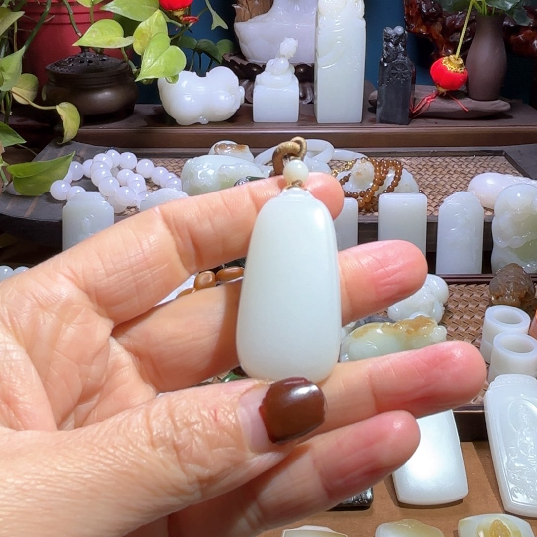 和田玉颈饰未镶嵌