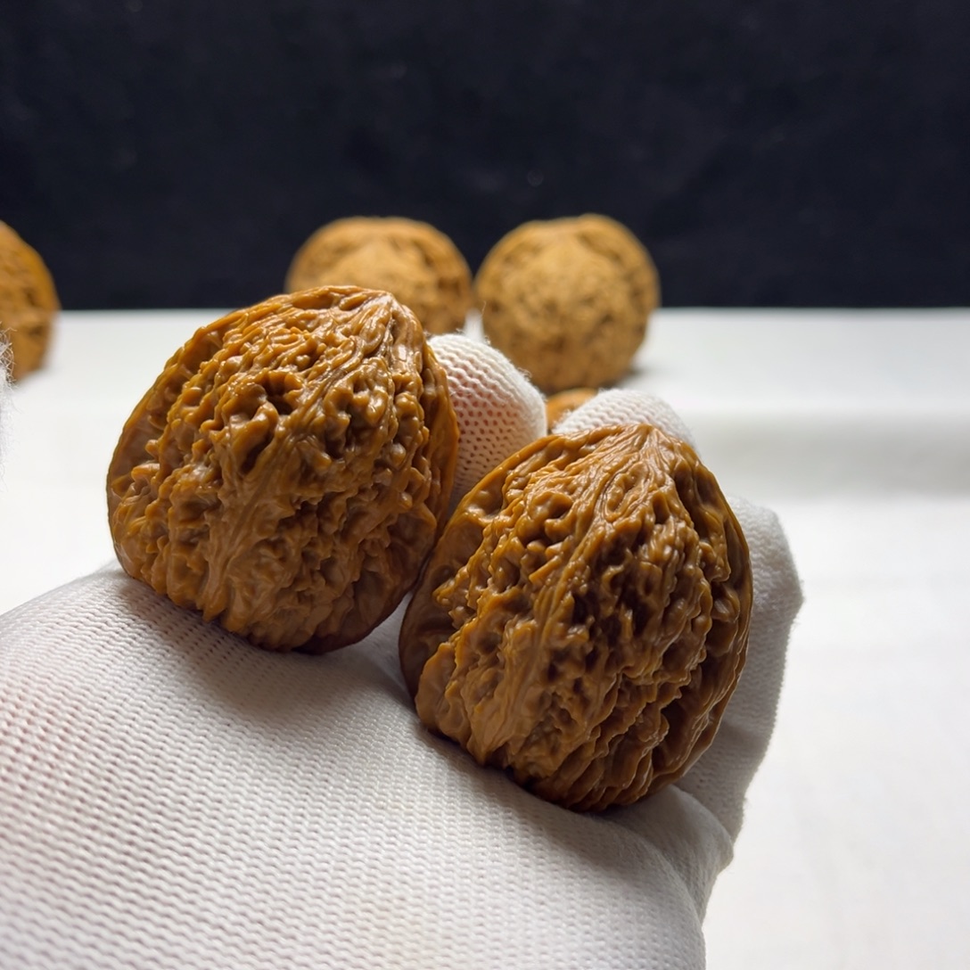 春***店吊坠文玩核桃南疆石