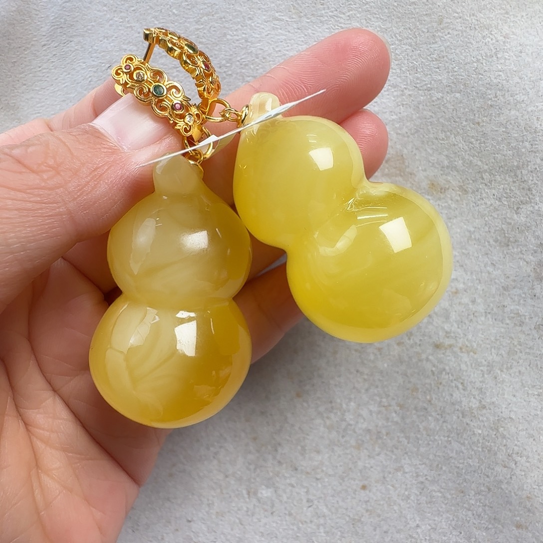 蜜蜡未镶嵌珠宝奇石