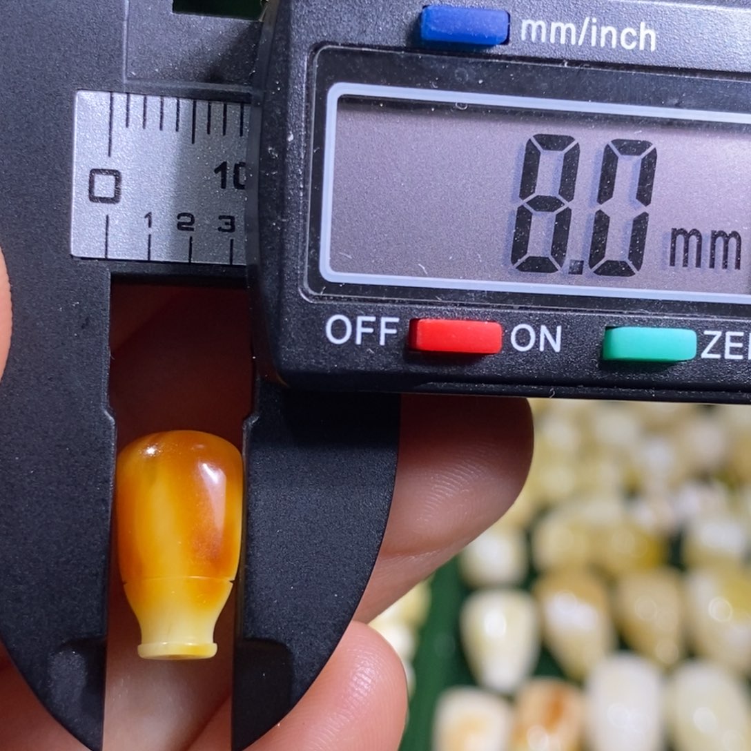 蜜蜡未镶嵌裸石配饰