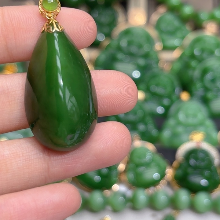 和田玉（碧玉）18K金镶嵌颈饰