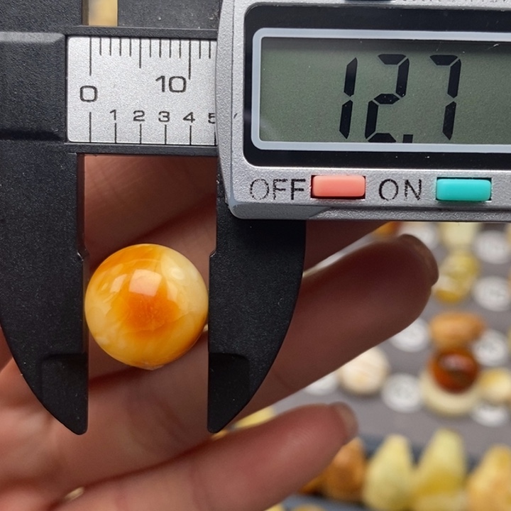 未镶嵌蜜蜡珠宝奇石