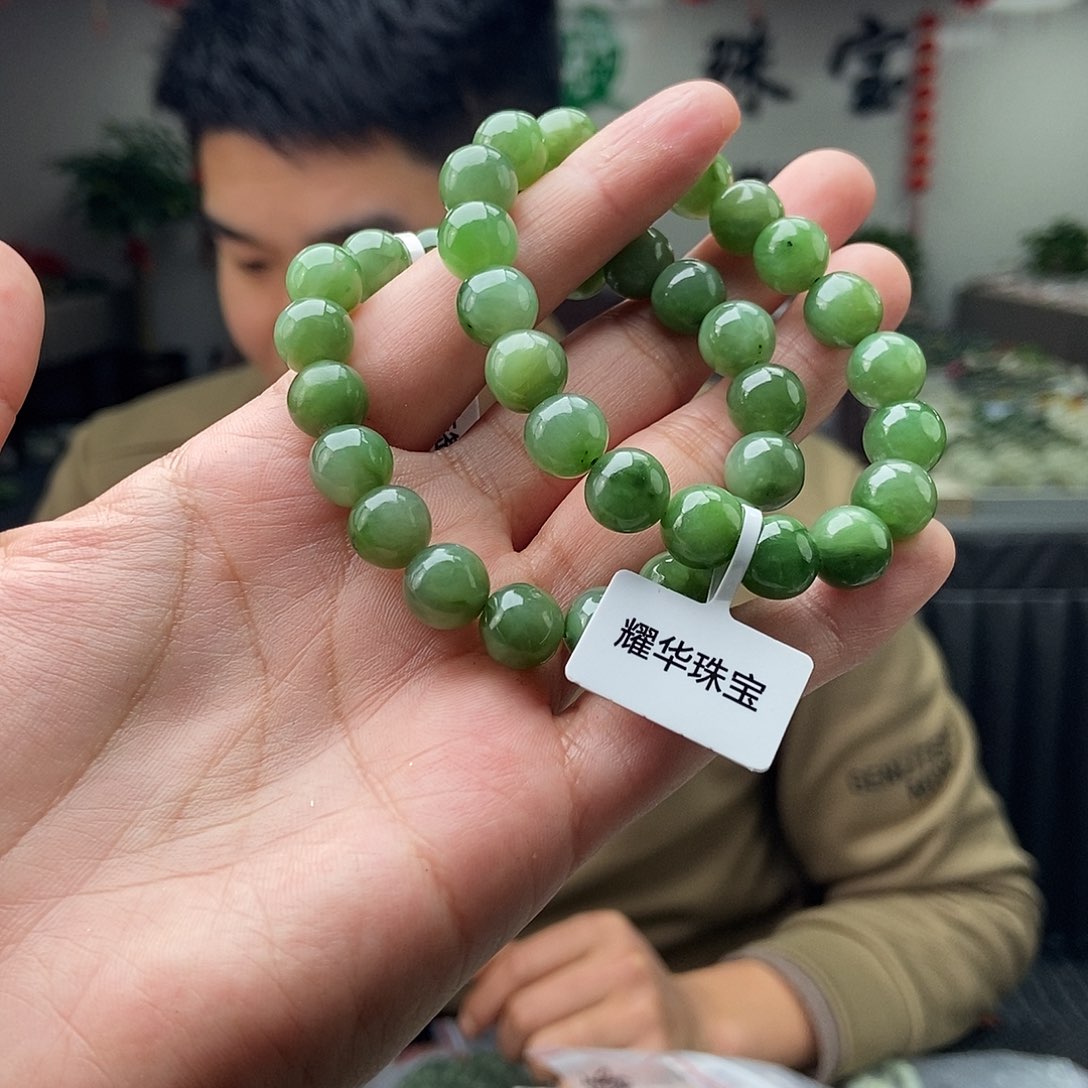 和田玉颜色多样性发拍一发一未镶嵌