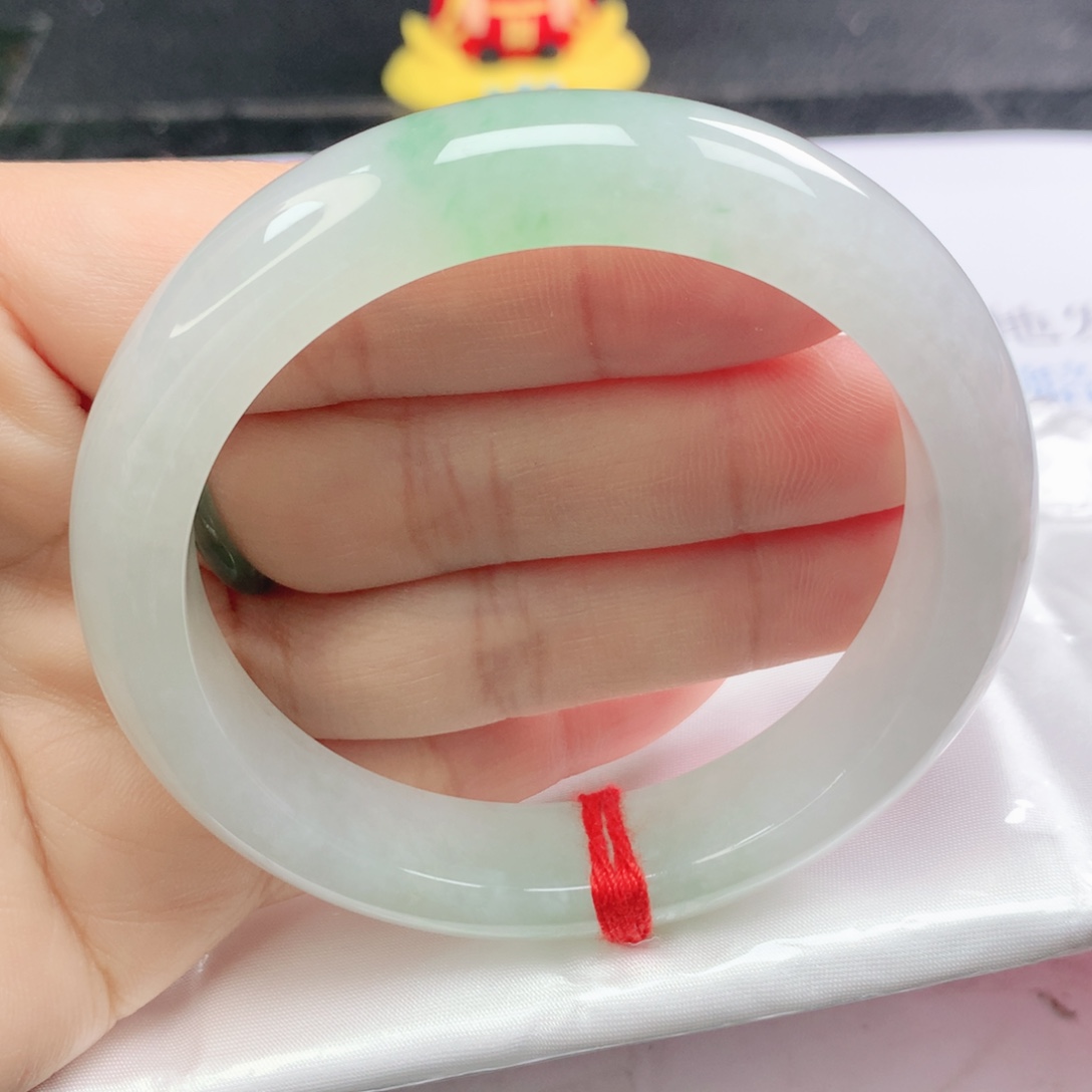 翡翠未镶嵌手镯正