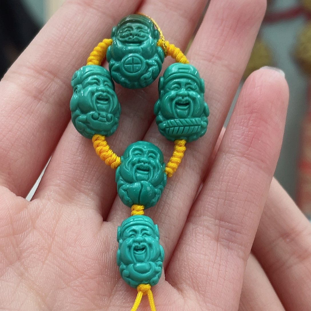 绿松石颈饰未镶嵌