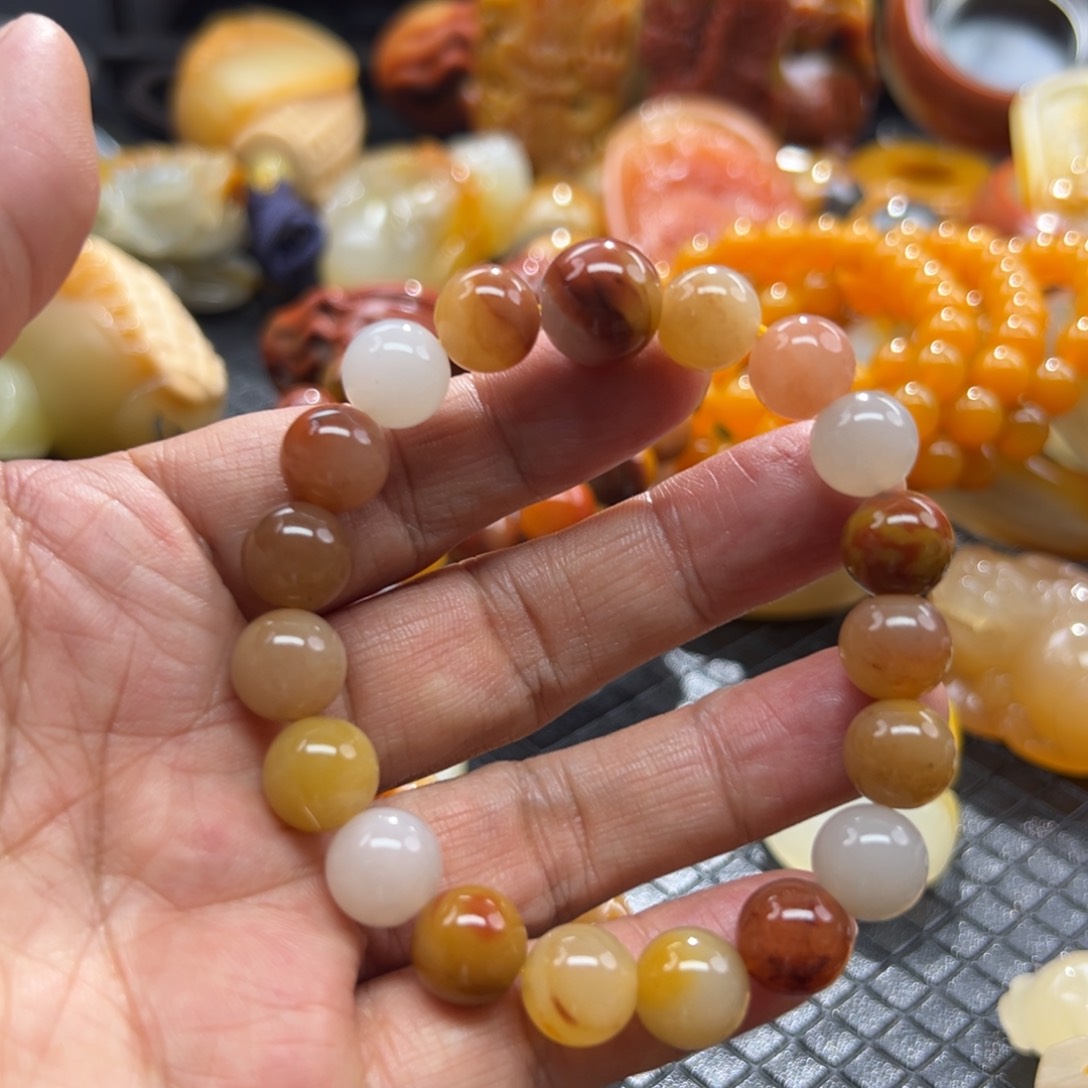 石英质玉未镶嵌颈饰