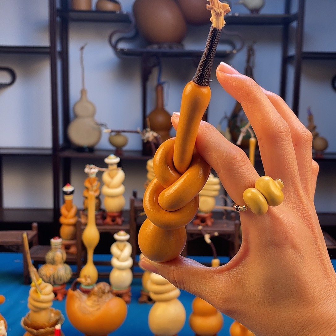 山***秀葫芦23446788999776554