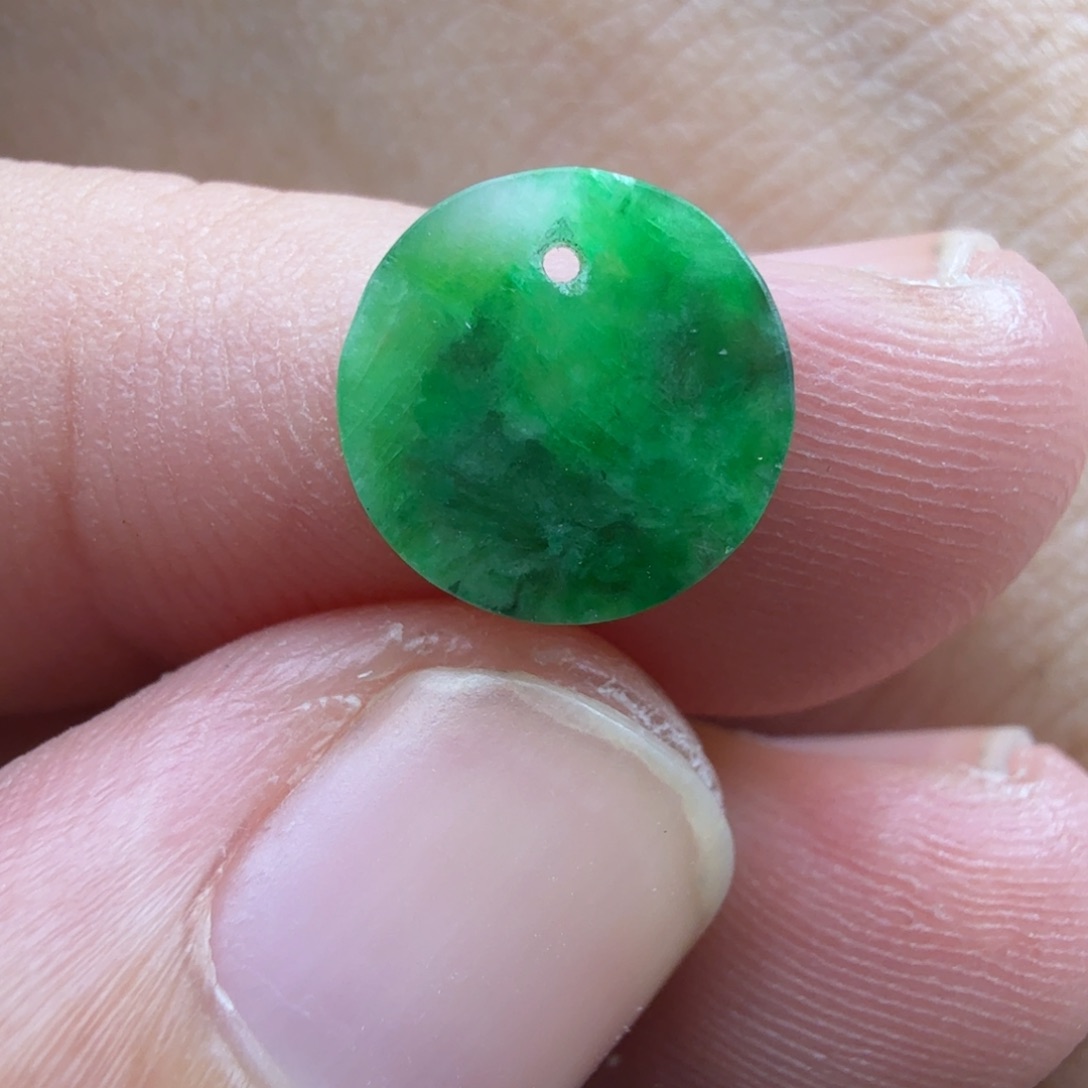 翡翠未镶嵌颈饰15