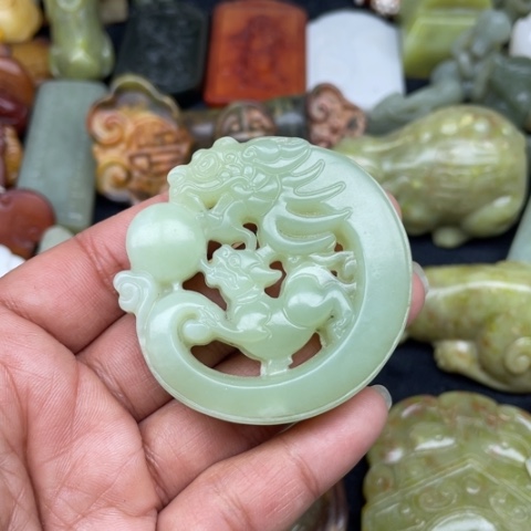 蛇纹石玉颈饰未镶嵌73