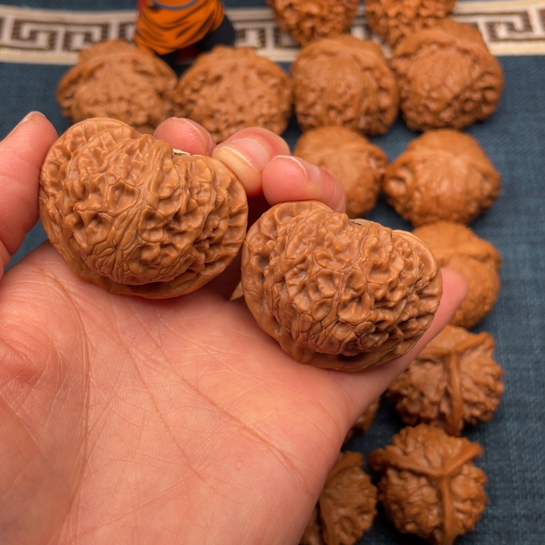 把件文玩核桃43全品毕业桃心宫灯