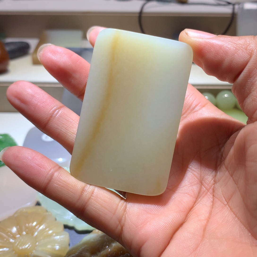 和田玉（糖玉）颈饰未镶嵌手*