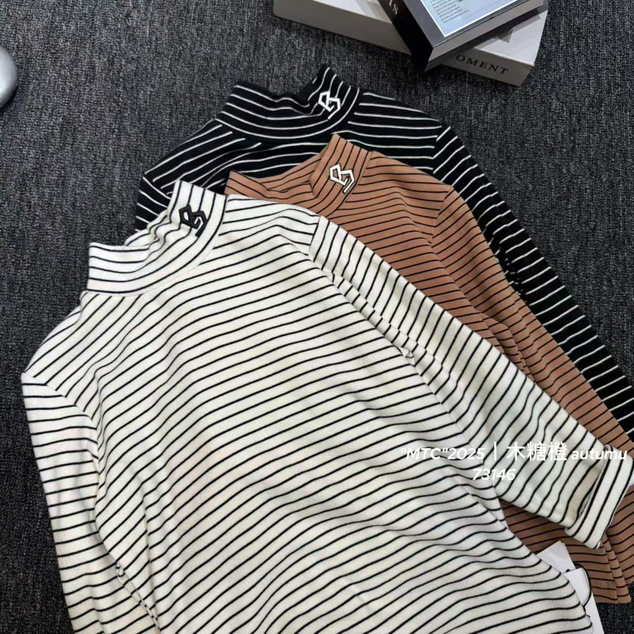 511142  韩版优选秋冬款时尚儿童休闲舒适百搭加厚条纹打底衫