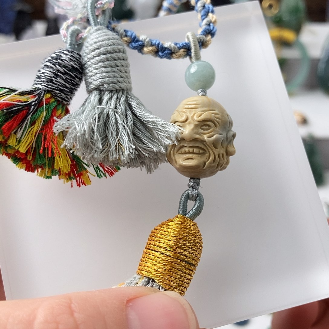 翡翠未镶嵌颈饰挂件