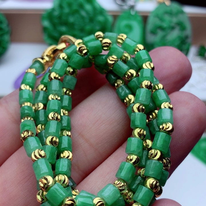 翡翠未镶嵌毛衣链