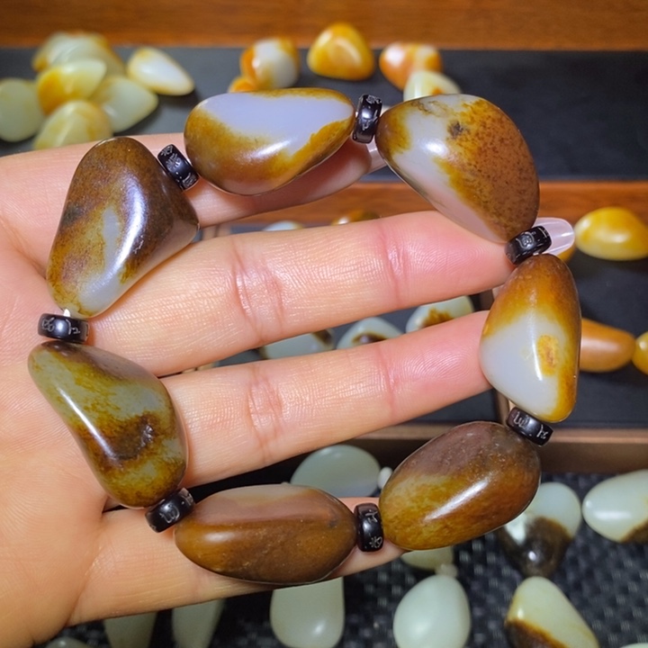 和田玉未镶嵌手串