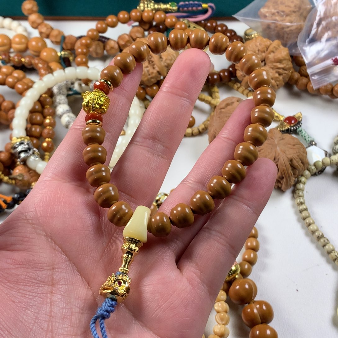 吊坠猴头核桃。。。。。。。。。