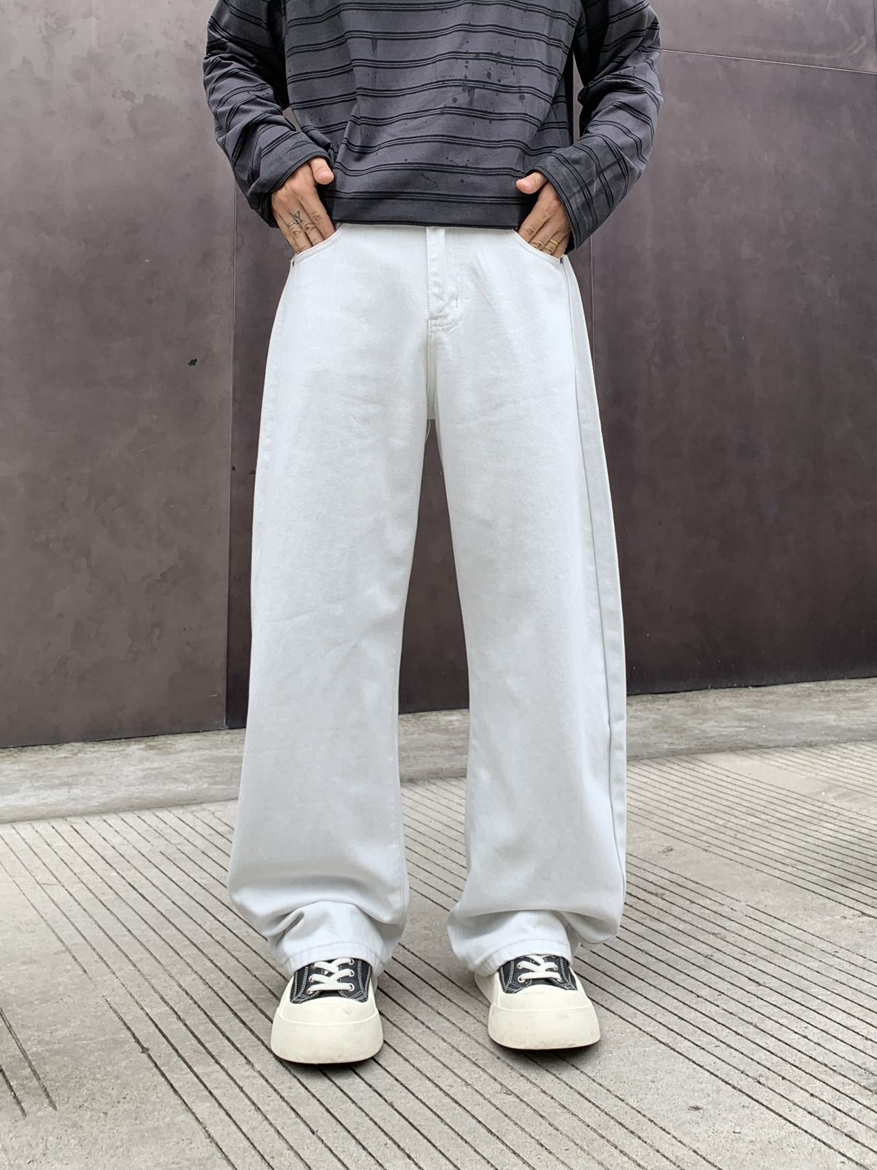 极简休闲白色百搭牛仔裤裤子直筒裤宽松男长裤水洗男女同款690002