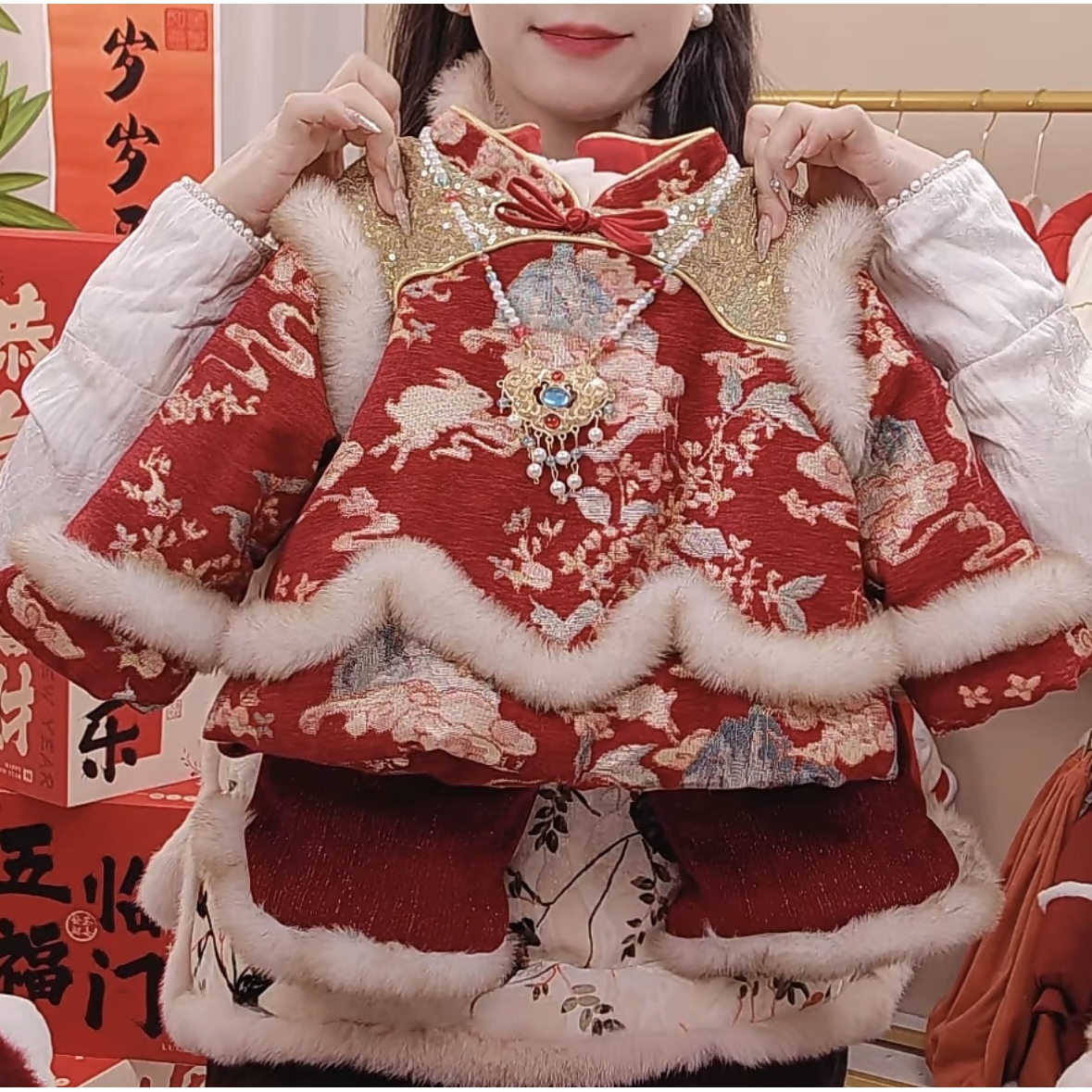 年款上新女宝加厚款拜年服国风亮片棉套装