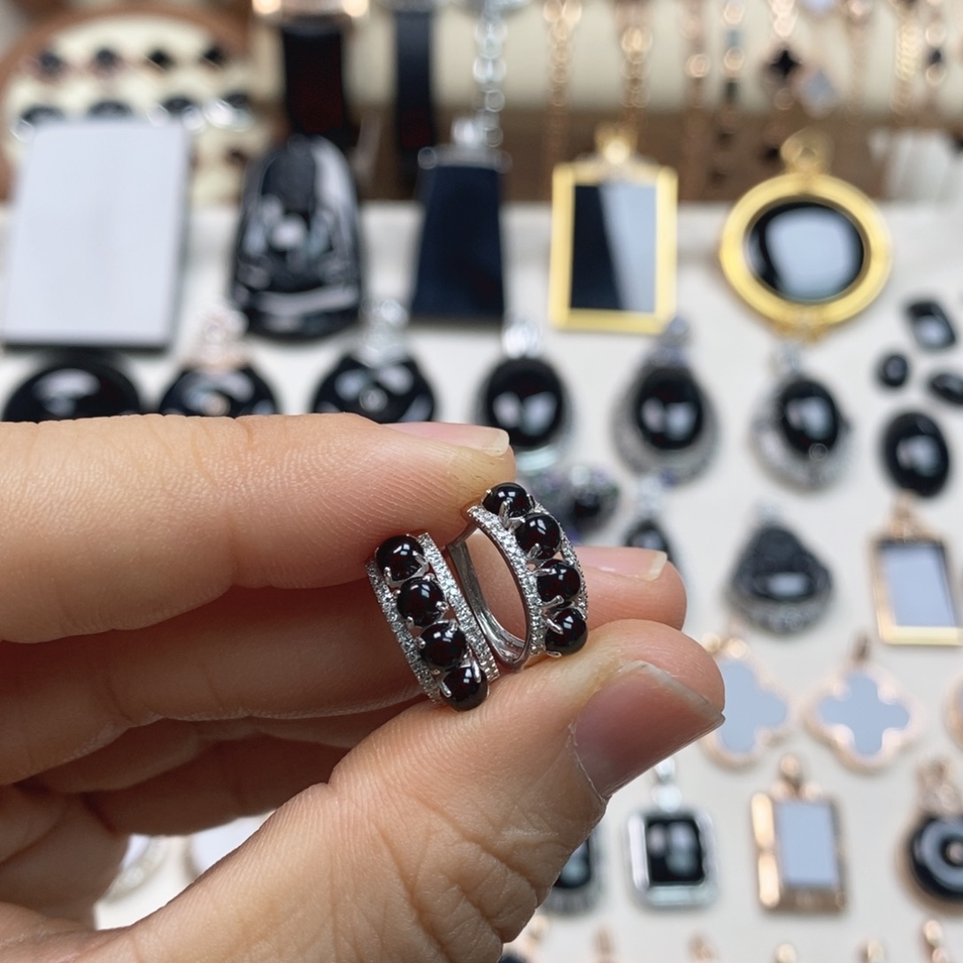 翡翠18K金镶嵌耳饰