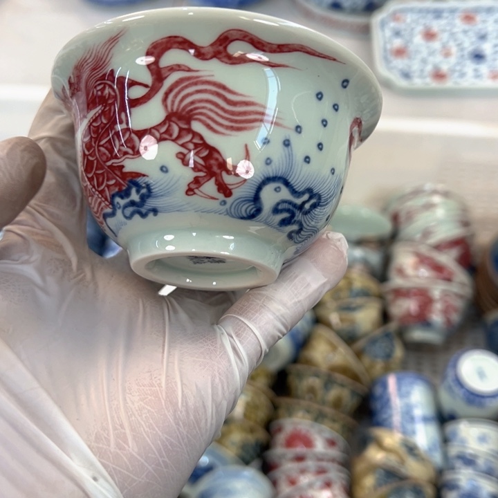 瓷片白青花釉里红鱼化龙压手杯主人杯全品