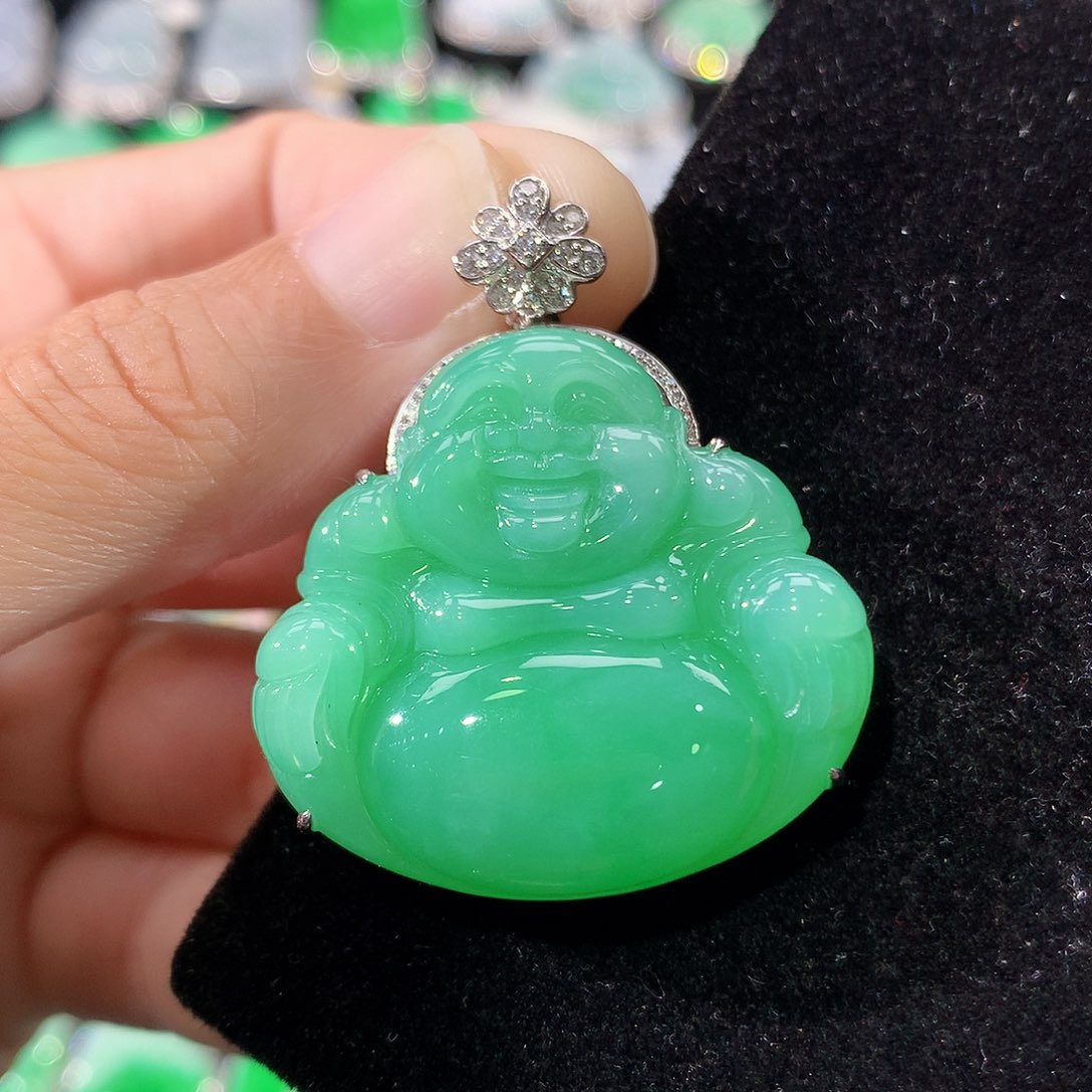 翡翠18K金镶嵌颈饰