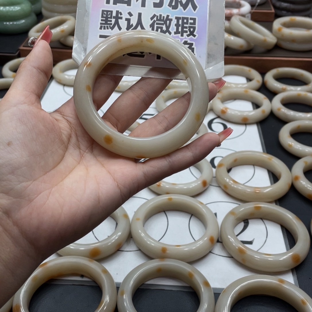石英质玉手镯未镶嵌@*子