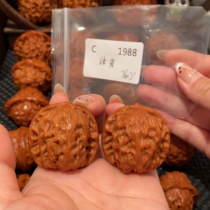 爱***妈文玩核桃吊坠精品