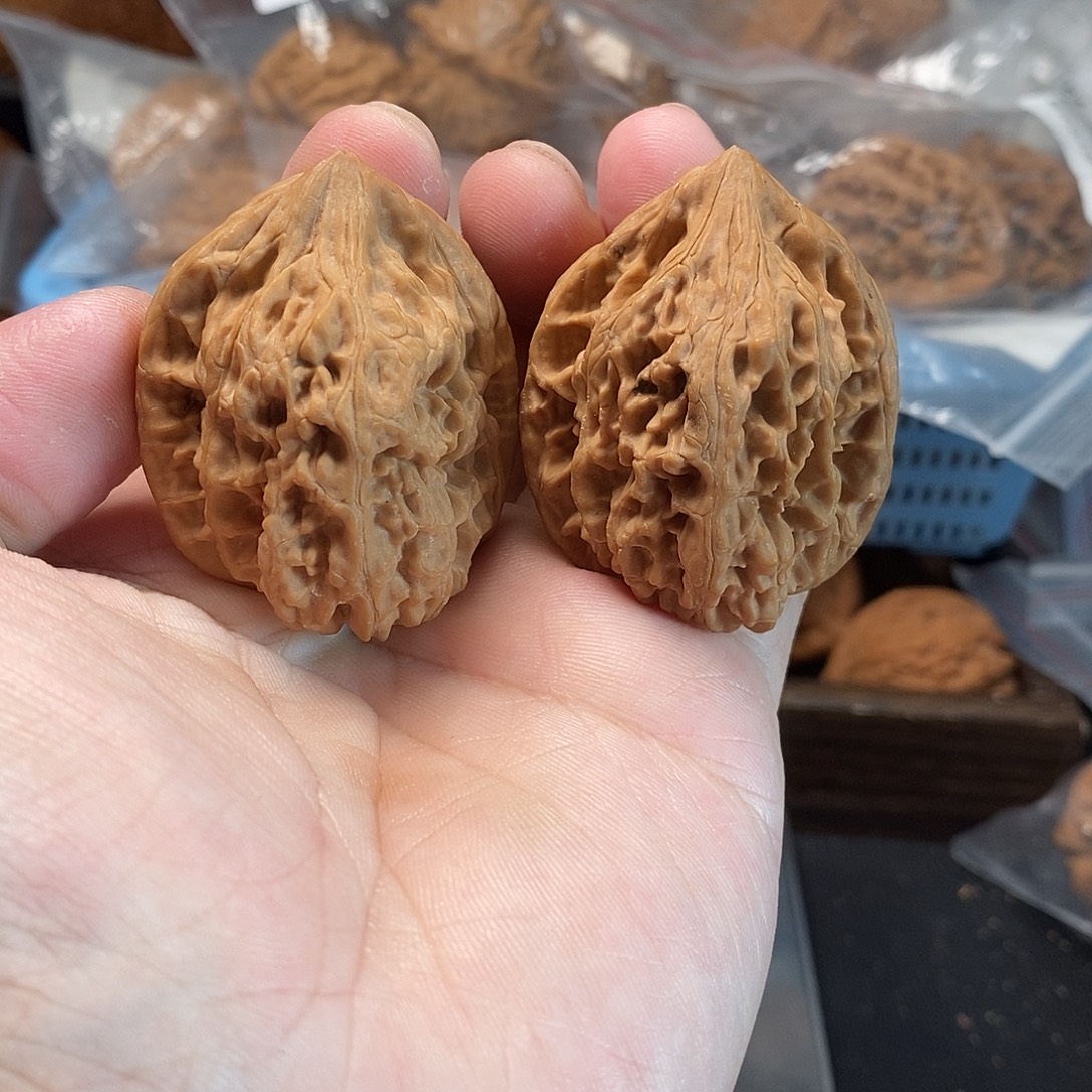1文玩核桃赤峡峪鸡心38-362