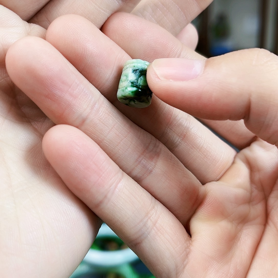 翡翠颈饰未镶嵌吊坠多样性