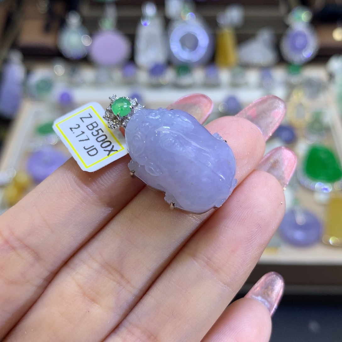 翡翠颈饰18K金镶嵌翡翠