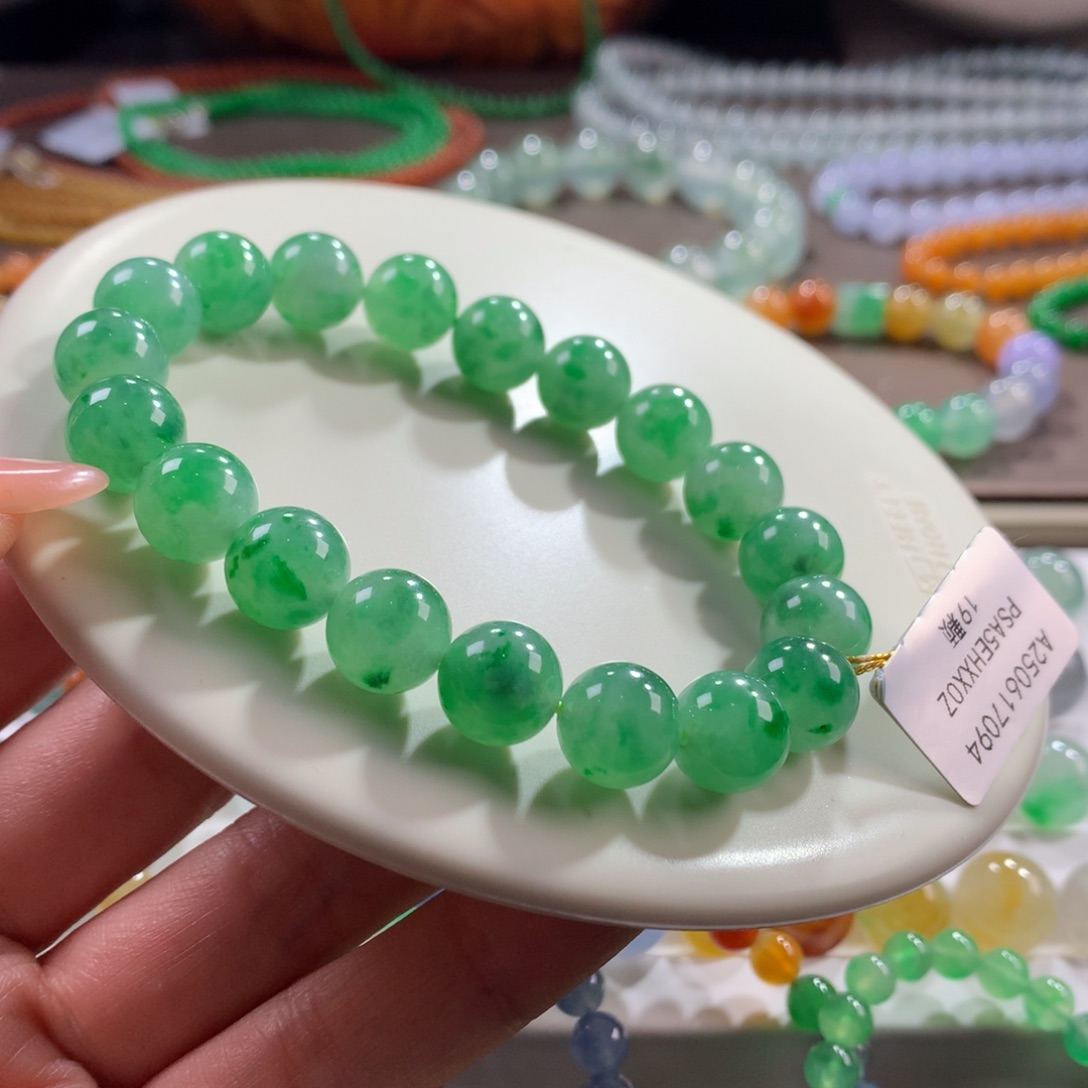 翡翠未镶嵌手链胶润满绿底飘辣色卡10
