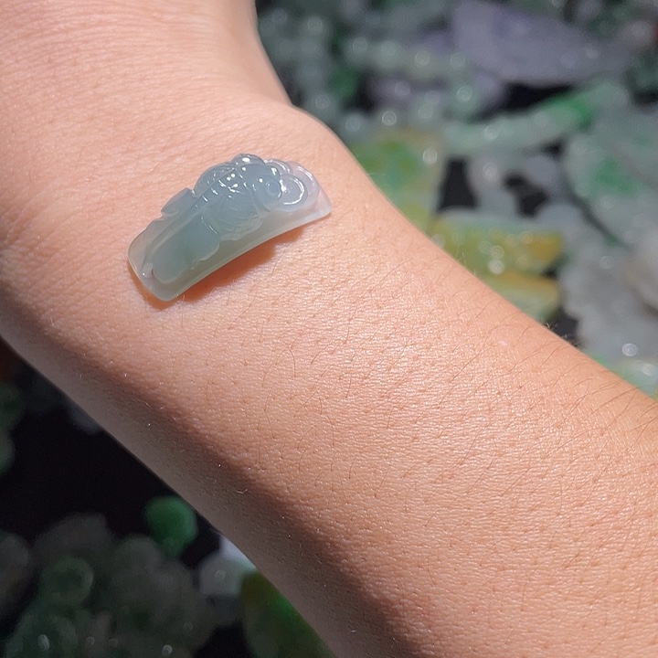 颈饰未镶嵌翡翠天