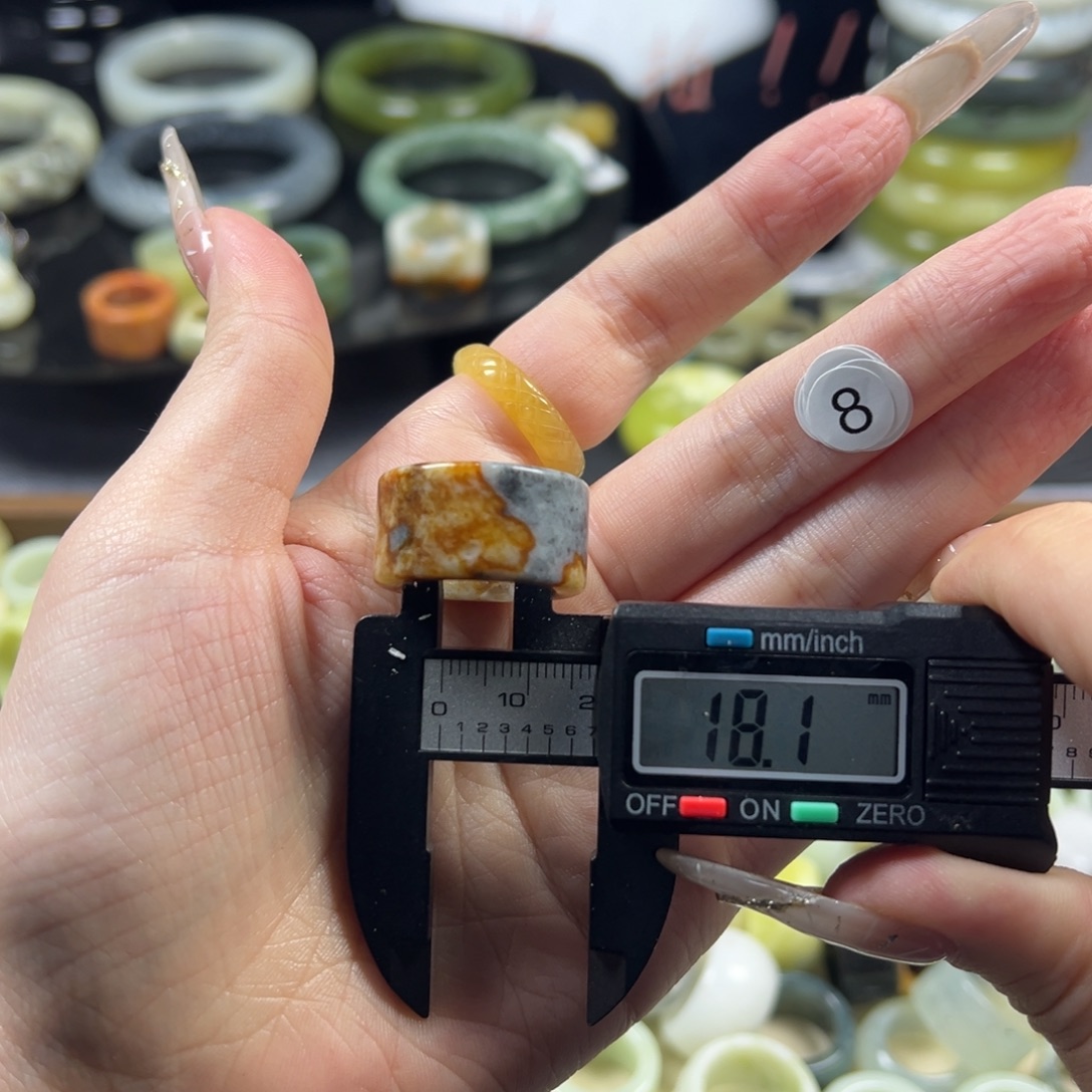 蛇纹石玉未镶嵌戒指