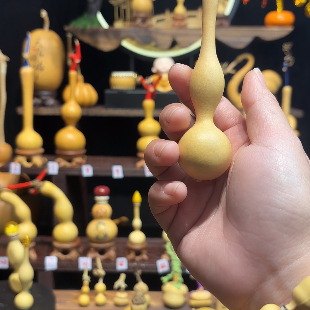 左***了大叶紫檀（黑酸枝木类）