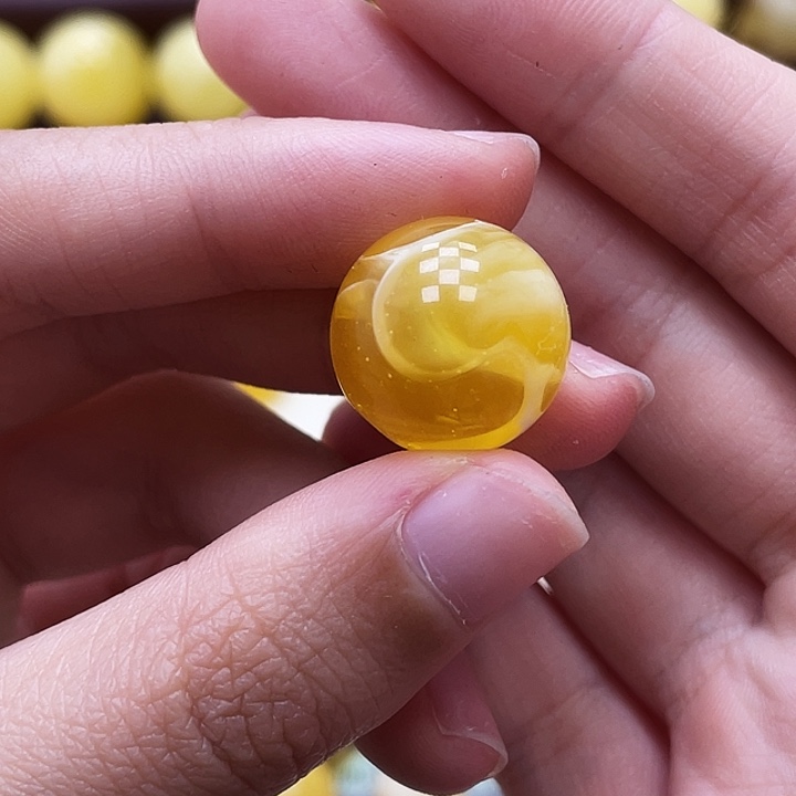 琥珀未镶嵌裸石16.5mm瑕