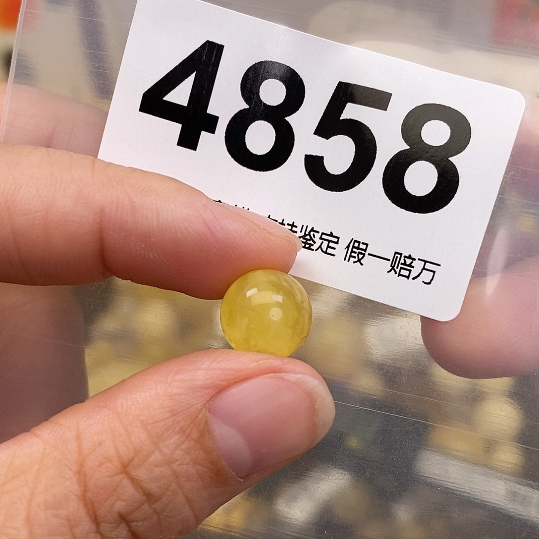 蜜蜡未镶嵌珠宝奇石