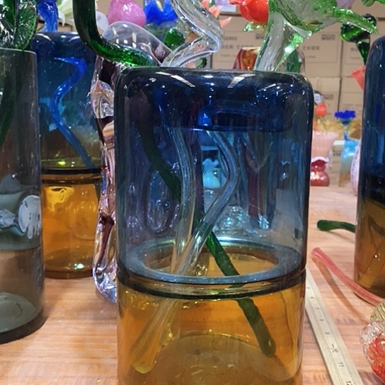 琉璃花瓶高28厘米口径9厘米