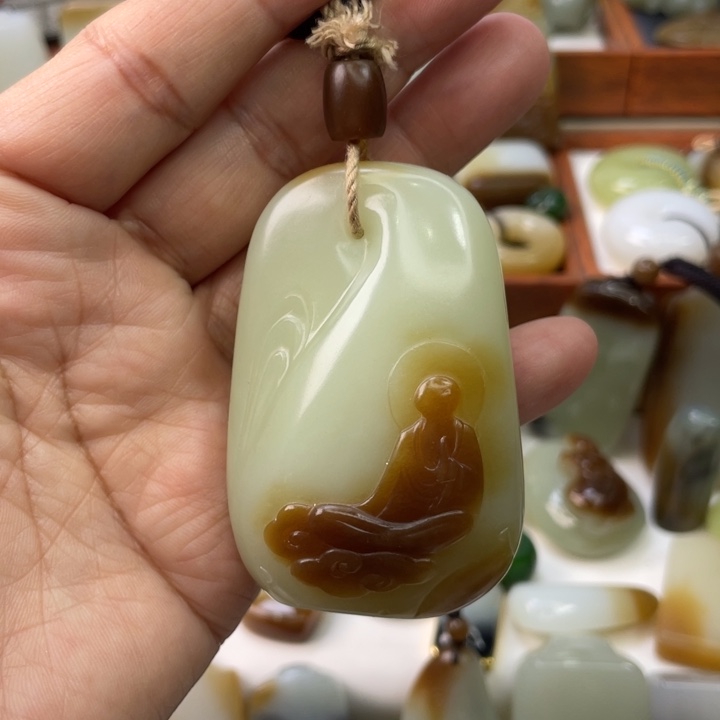 和田玉未镶嵌颈饰