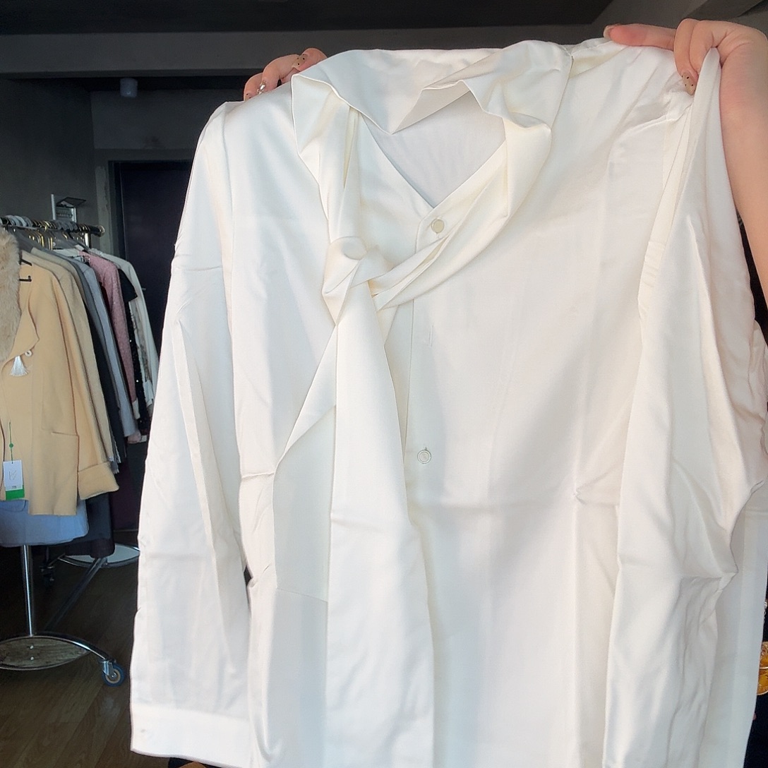 福***乐860衬衫。          