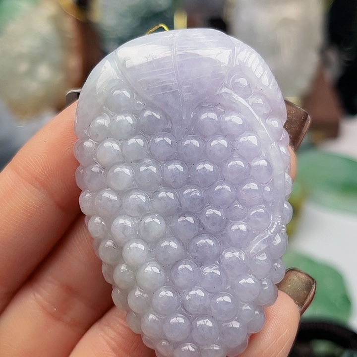 翡翠未镶嵌颈饰挂件