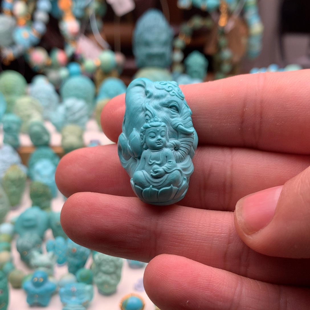 绿松石颈饰未镶嵌掰*