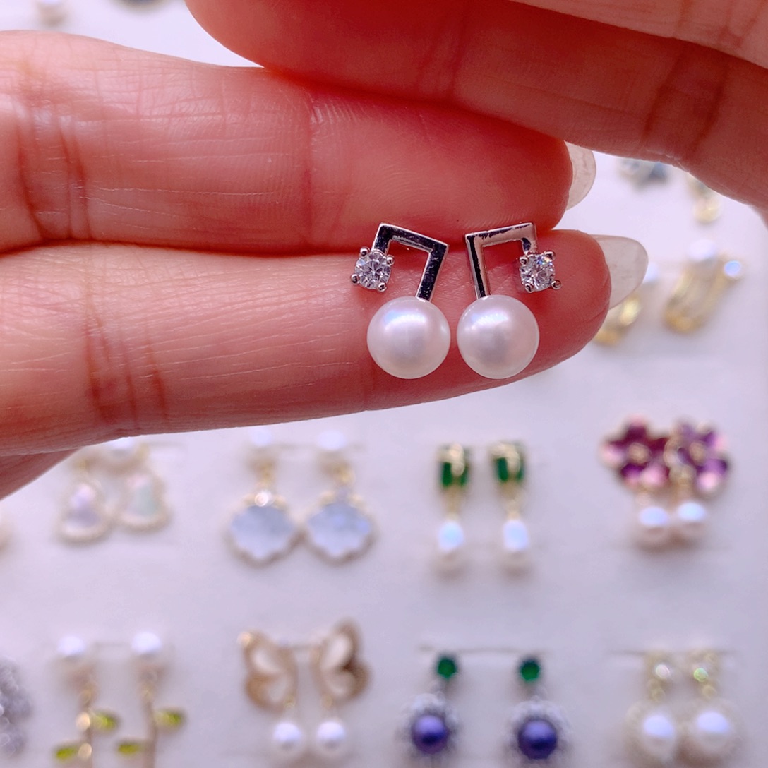 淡水珍珠合金耳饰