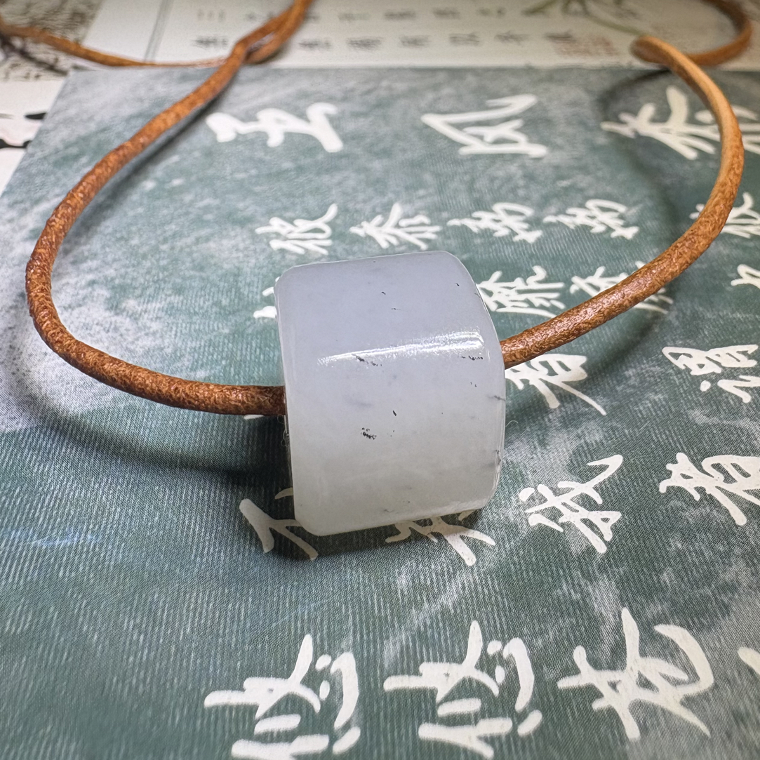 新疆和田玉青花点墨方糖方块白底青花路路通玉坠和田玉方珠配珠
